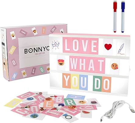 BONNYCO Caja de Luz A4 Rosa con 400 Letras, Divertidos Emojis y 2 Rotuladores | Ñ y Ç Incluidas| Cartel Luminoso LED Ideal para Decoración Hogar, Habitación, Oficina | Regalo Original para Niñas, Mujeres