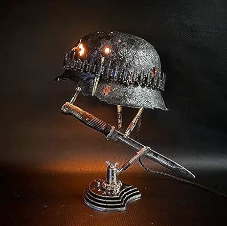 Lámpara de Reliquia de Guerra para Recordar la Historia Casco Retro de la Segunda Guerra Mundial Bayonetas y Balas Lámpara de Escritorio de Historia Hecha a mano Decoración de Batalla (D)
