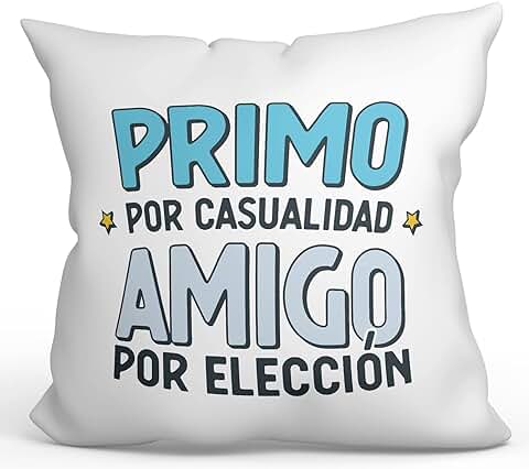 MUGFFINS Cojín 40x40 cm para Primo Relleno Incluído - En Español - por Casuaildad Amigo por Elección - Regalo Original y Divertido MUGFFINS Cojín 40x40 cm para Primo Relleno Incluído - En Español - por Casuaildad Amigo por Elección - Regalo Original y Divertido