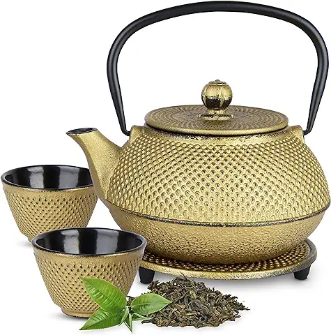 Tealøv TETERA HIERRO FUNDIDO SET – SERVICIO DE TÉ COMPLETO de Tetera de Hierro Fundido con Infusor, Tazas de té y Salvamantel – Interno Smaltato - Diseño de Estilo Japonés (ARARE 800 ML SET, Oro)  